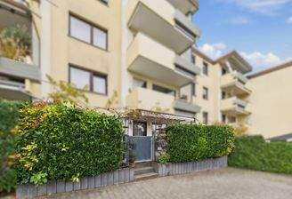 Außenansicht Parkplätze