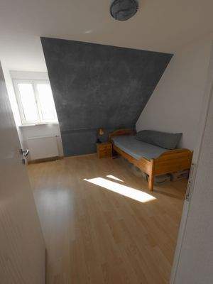 Zimmer rechts vorne OG