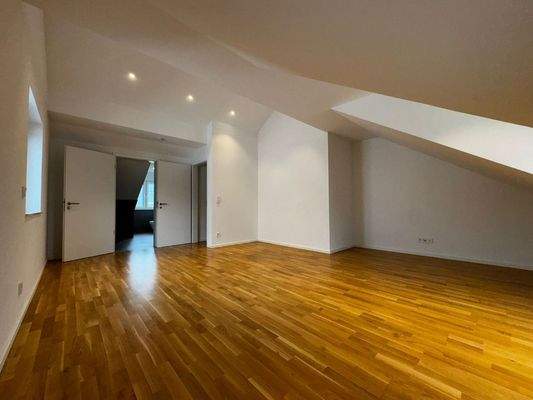 2nd floor: Master bedroom