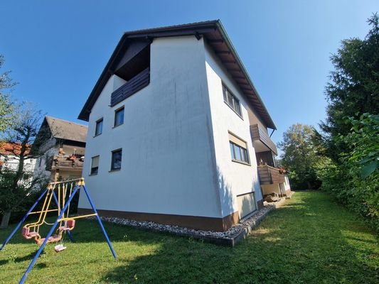 Westgiebel mit Balkon im DG