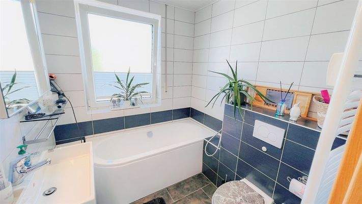 Bad mit Wanne