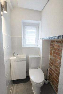 Gäste-WC im Hochparterre.jpg