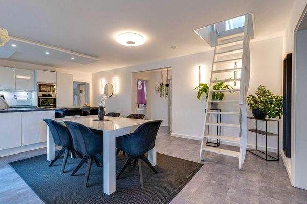 Esszimmer- und Küchenbereich