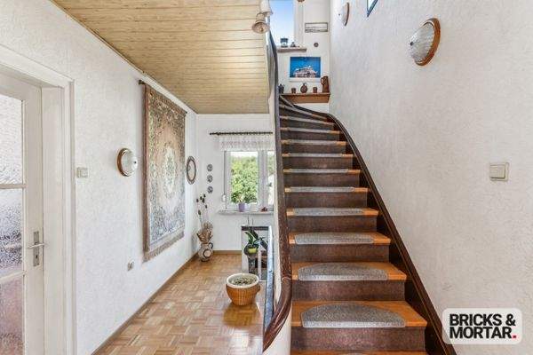 Treppe zum Dachgeschoss