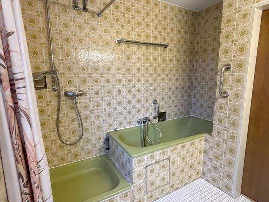 ... Wanne und Dusche