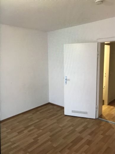 Helles 1-Zimmer Apartment mit Balkon, Wannenbad und gerÃ¤umiger KÃ¼che inkl. kleiner KÃ¼chenzeile- N