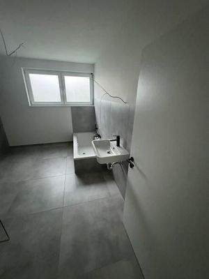 31 Bad mit Wa und Hygienebereich