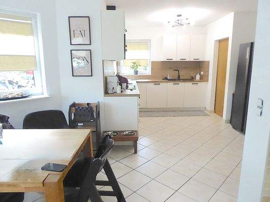 Küche mit Essbereich Wohnung oben