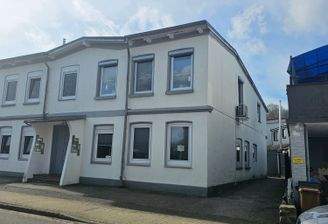 Haus  Vorderansicht.jpg