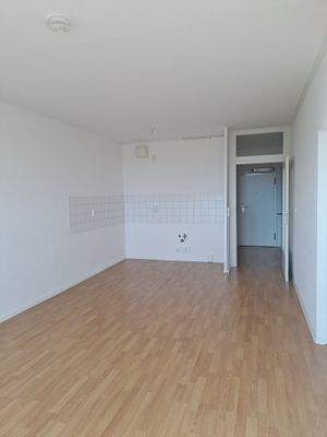 Wohnzimmer mit offener Küche.jpg