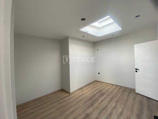 Spacious Apartments in Elevator Building in İzmir Karşıyaka