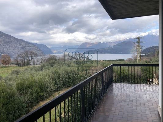 Freistehende Villa mit schönem Seeblick am Lago d'Iseo