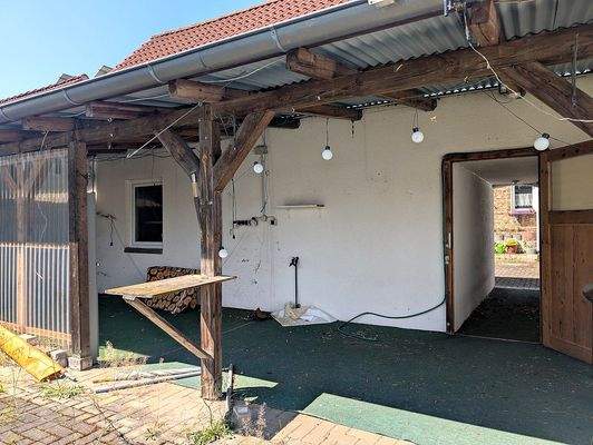 Sitzfläche überdacht