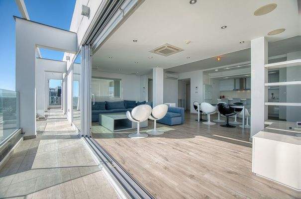 642245-penthouse-for-rent-in-limassol_orig.jpg