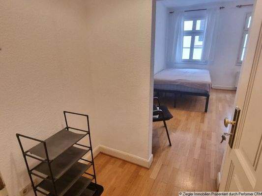 20 WE 4, 2 OG, Flur u Zimmer