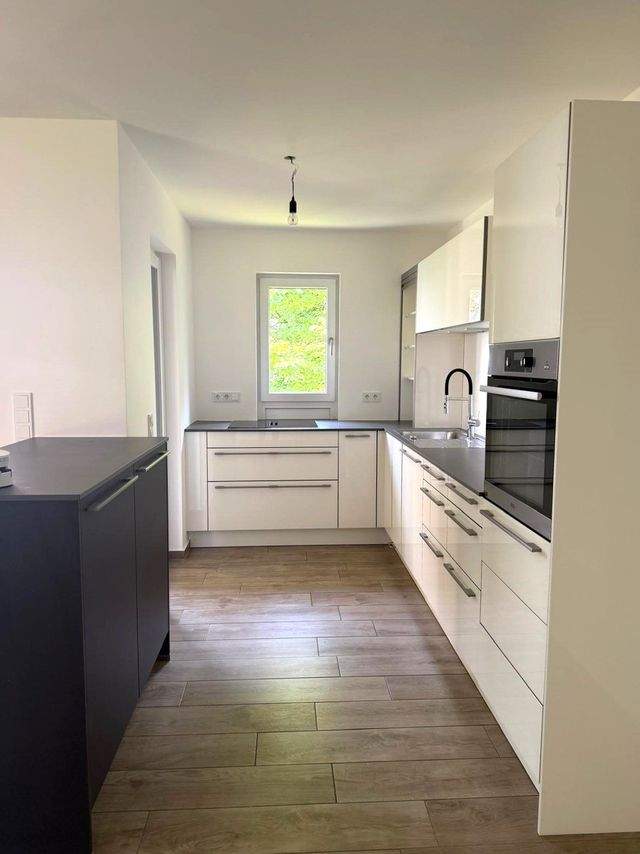 2-Zimmer-Wohnung mit Balkon und Einbauküche - Photo 1