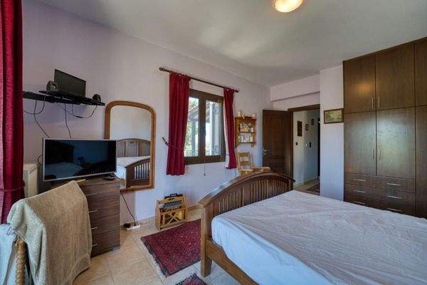 Kreta, Xirosterni: Ruhiges Anwesen in der Nähe des Strandes zu verkaufen