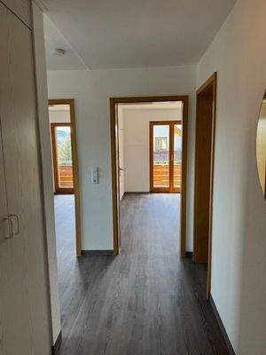 Diele mit Blick zum Schlafzimmer.jpg