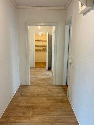 Flur mit Abstellkammer