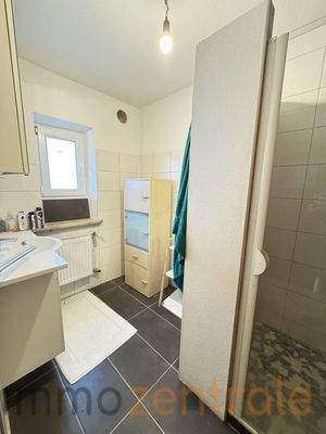 96E898C0-7182-4FE7-BE2D-467DEDFF2A6E_1_105_c