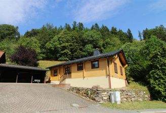 Holzhaus im Grünen 