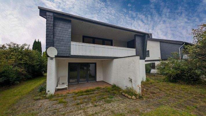 Terrasse und Loggia im Obergeschoss