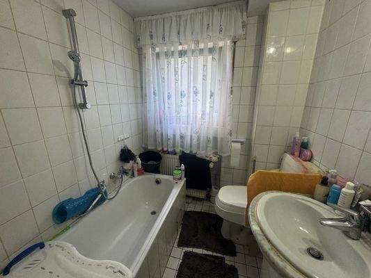 Badezimmer mit Tageslicht