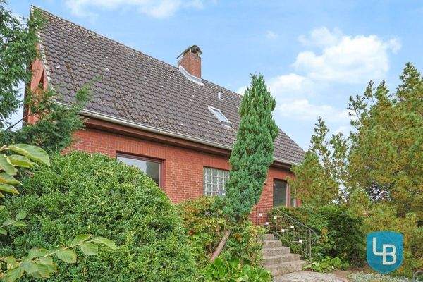 Eingewachsenes Einfamilienhaus