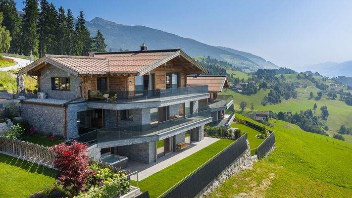 KITZIMMO-Luxusvilla mit Freizeitwohnsitz kaufen - Immobilien Kitzbühel.