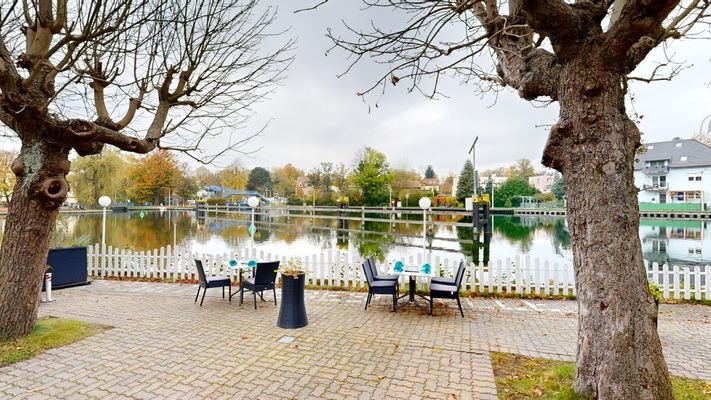 Terrasse mit Wasserblick 3.jpg