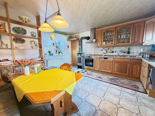 Küche mit Kaminofen