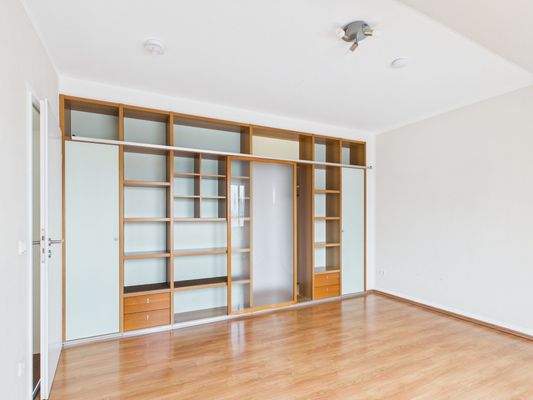 Schlafzimmer mit Einbauschrank