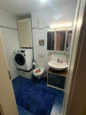 Bad mit Platz f. Waschmaschine .jpg