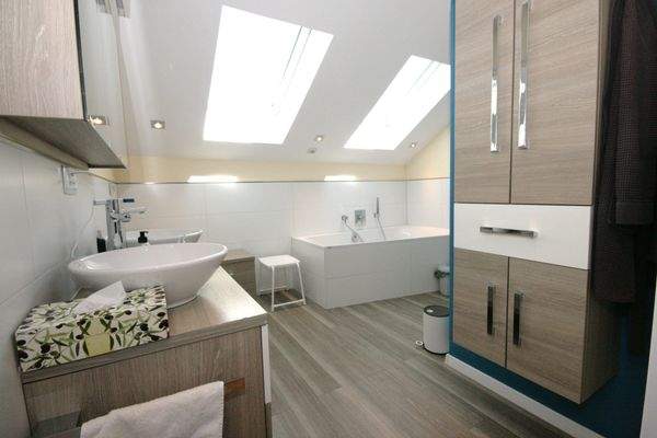 großes (Eltern-) Badezimmer (Bild 01)