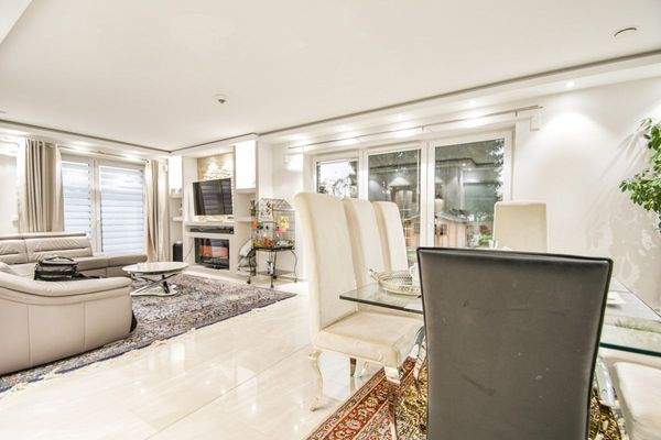 Offener Wohn- und Essbereich