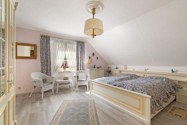 das Hauptschlafzimmer