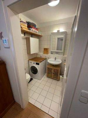 BAdezimmer mit Waschtrockner