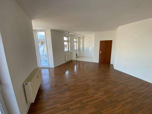 Wohnzimmer mit offener Küche.jpeg