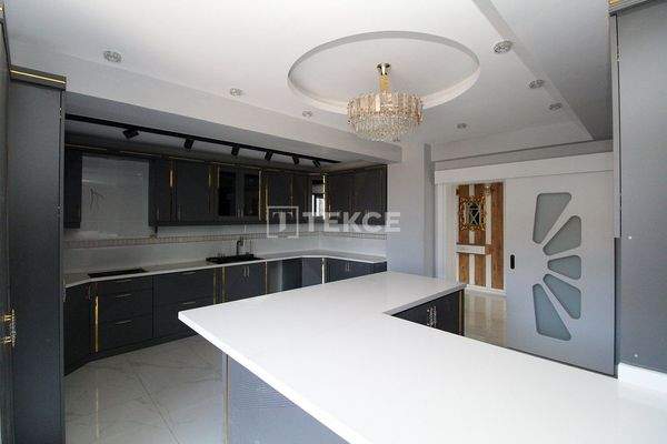 Spacious Properties with Balconies in a Complex in Yalova