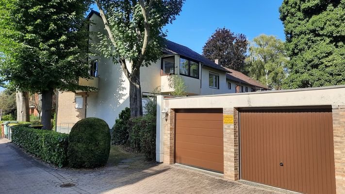 2 Balkone und Garage