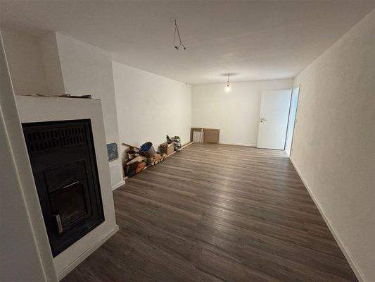 Großer Keller mit Grundofen