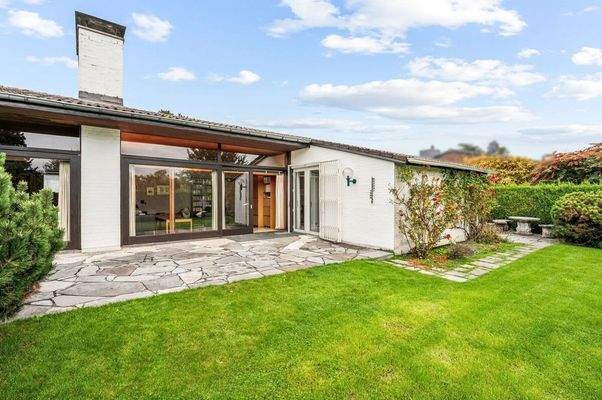 Haus- und Gartenansicht