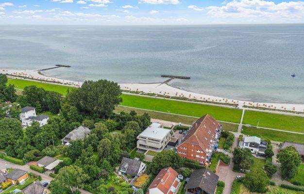 1. Reihe direkt an der Ostsee