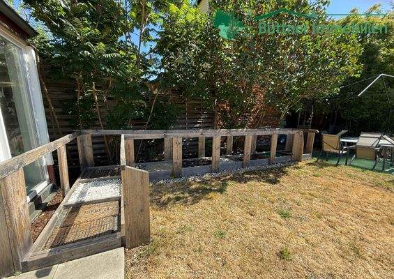 Außenbereich Praxis.JPG