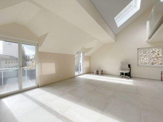 Großer loftartiger Wohnbereich