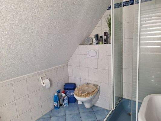 Bad im Dachgeschoss