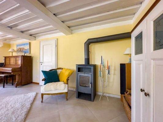 Kaminofen im Wohnzimmer