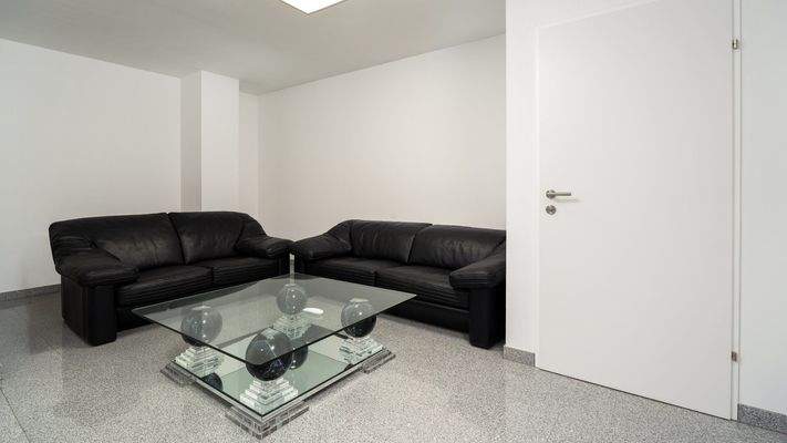 Büro Ansicht Richtung Aufenthalt und WC