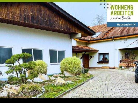 Begrünung vor Halle