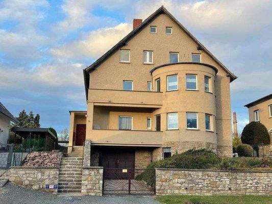 Vorderansicht, Zufahrt zur Tiefgarage